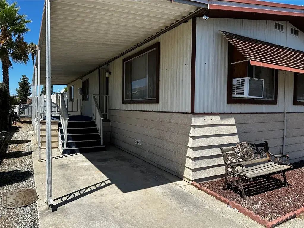 1455 S State St 289, Hemet