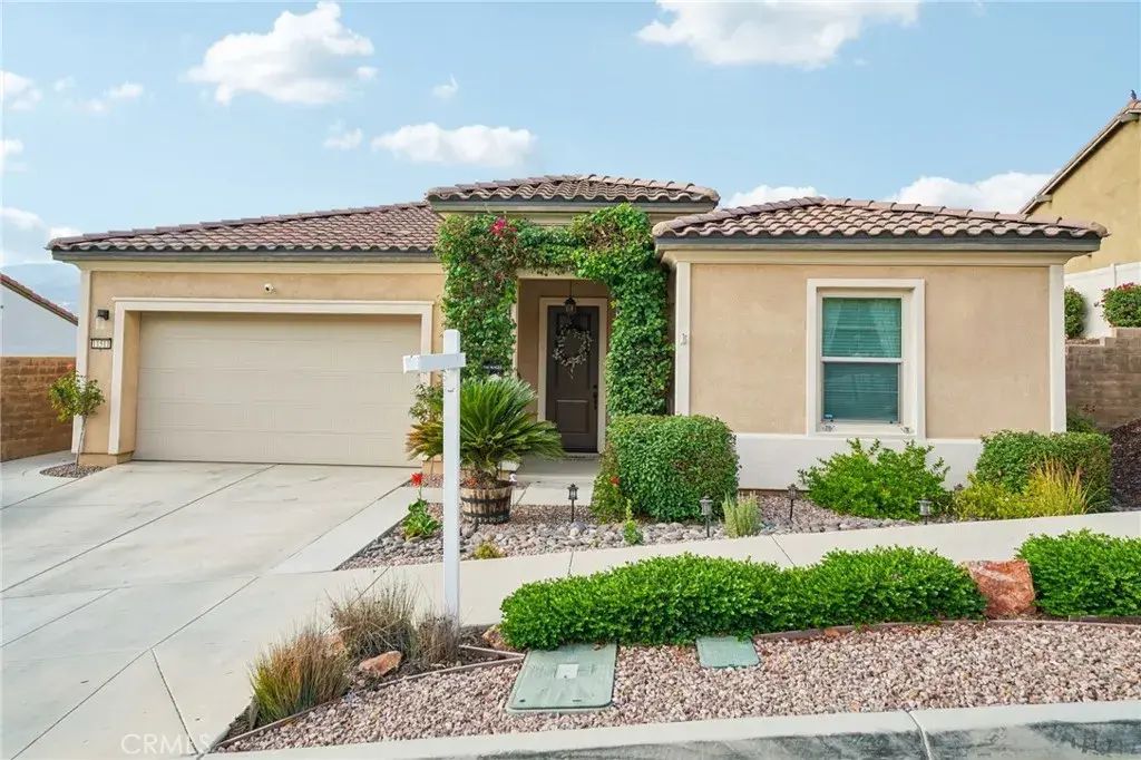 11511 Alton, Corona