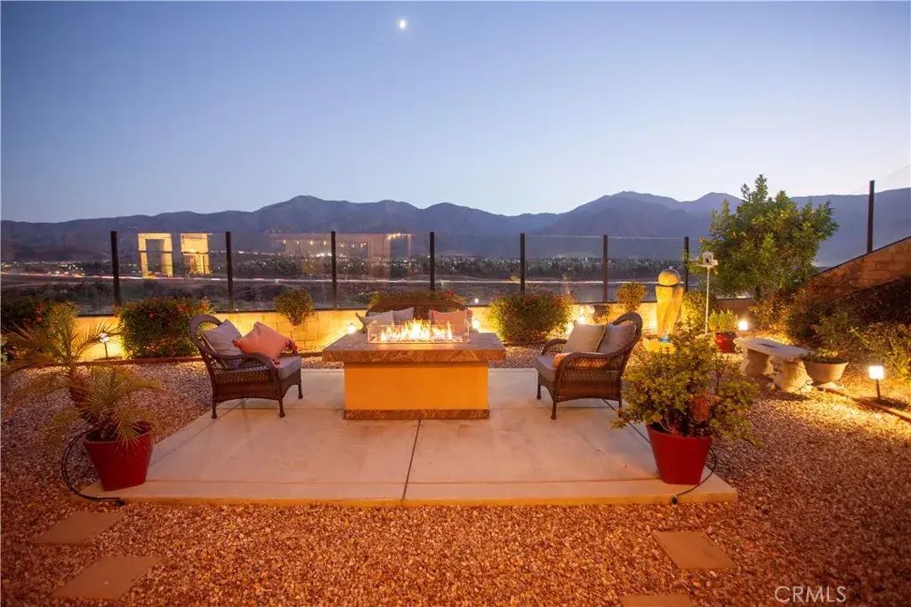 11511 Alton, Corona