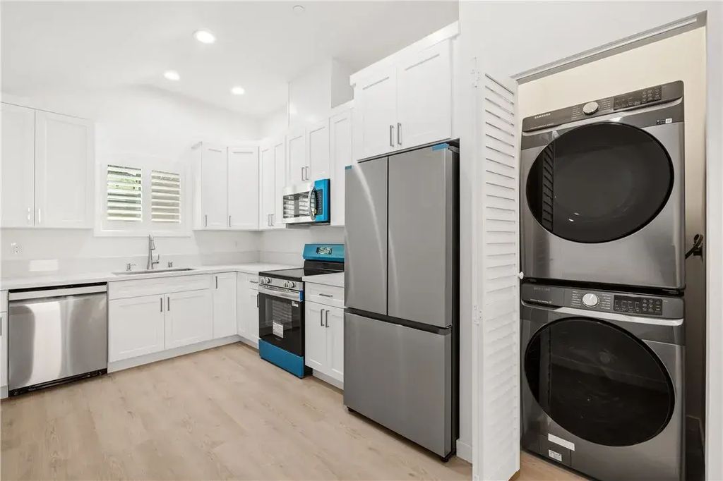 15030 Hesby Street, Sherman Oaks