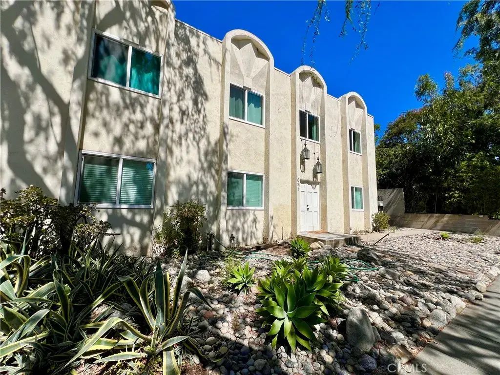631 N Harvard Ave, Claremont