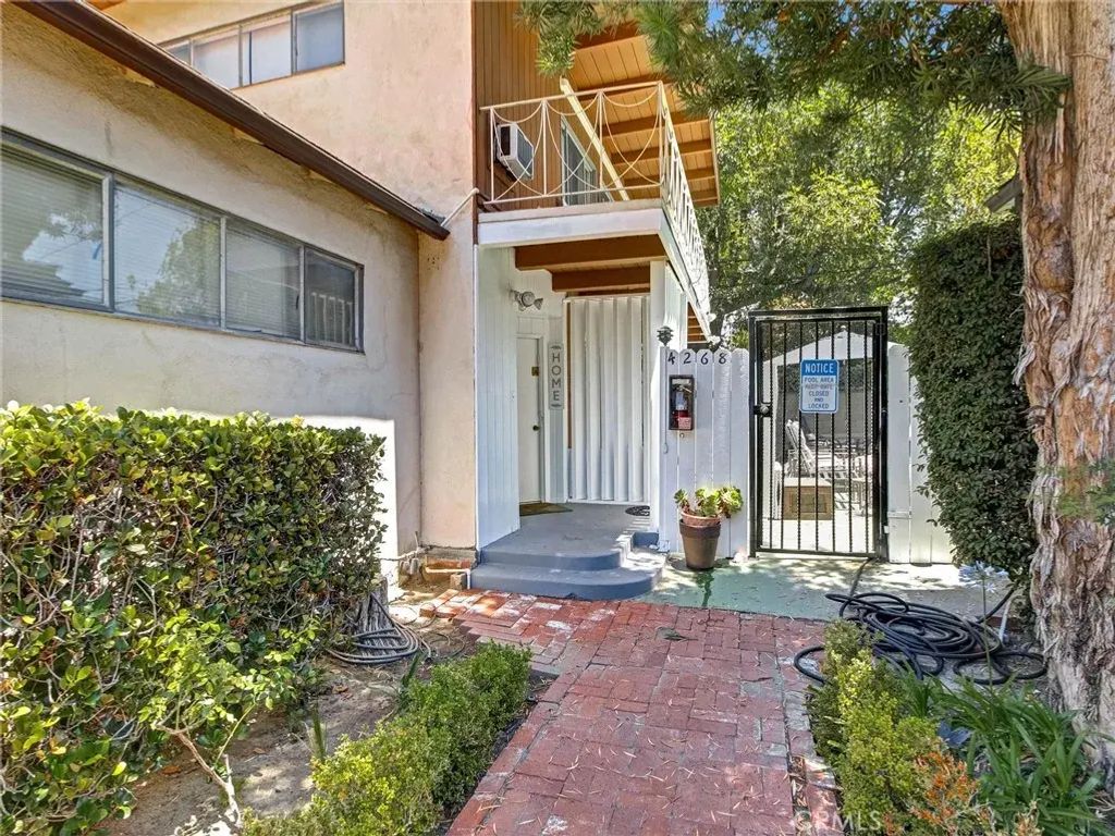 4268 Troost Avenue, Studio City