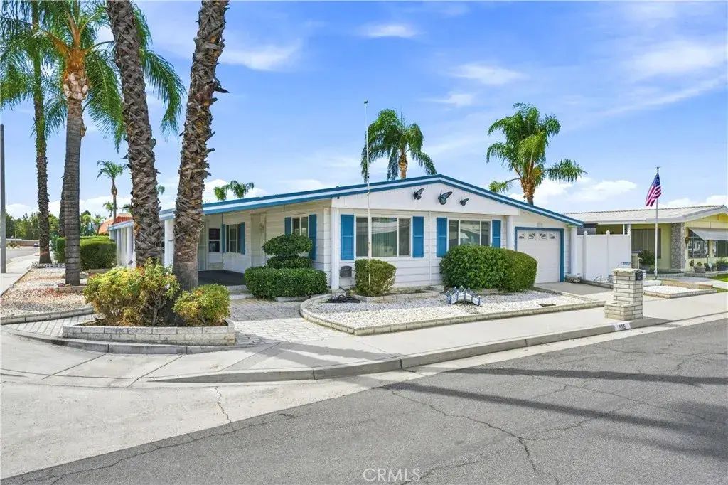 975 Vista Grande Drive, Hemet