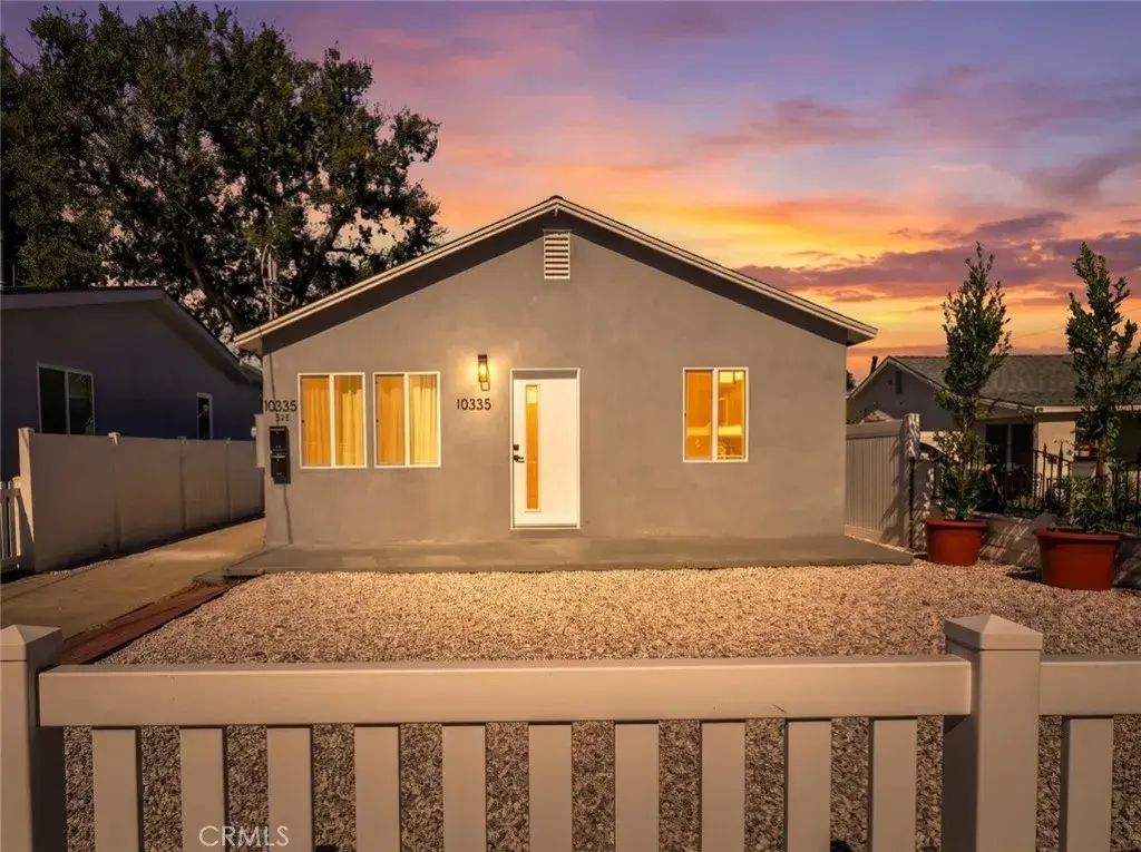 10335--1/2 Scoville Avenue, Sunland