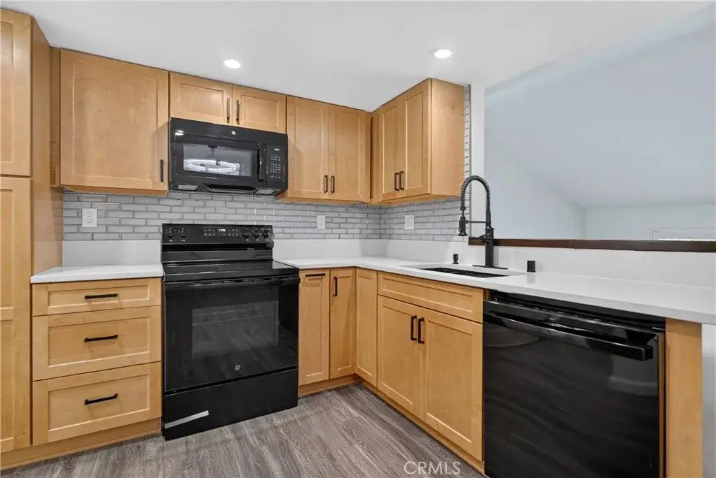 648 Coronado, Long Beach