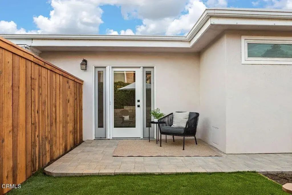 280 E Loop Drive B, Camarillo