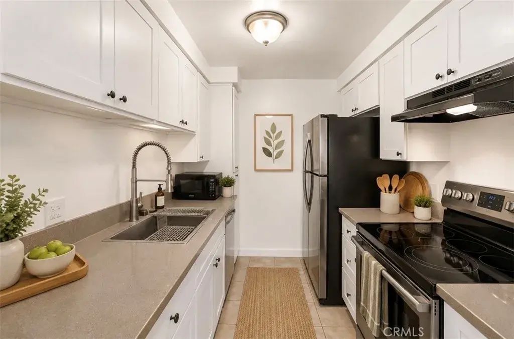 1791 Neil Armstrong 102, Montebello