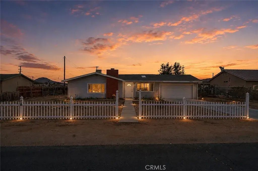 21932 Standing Rock Avenue, Apple Valley