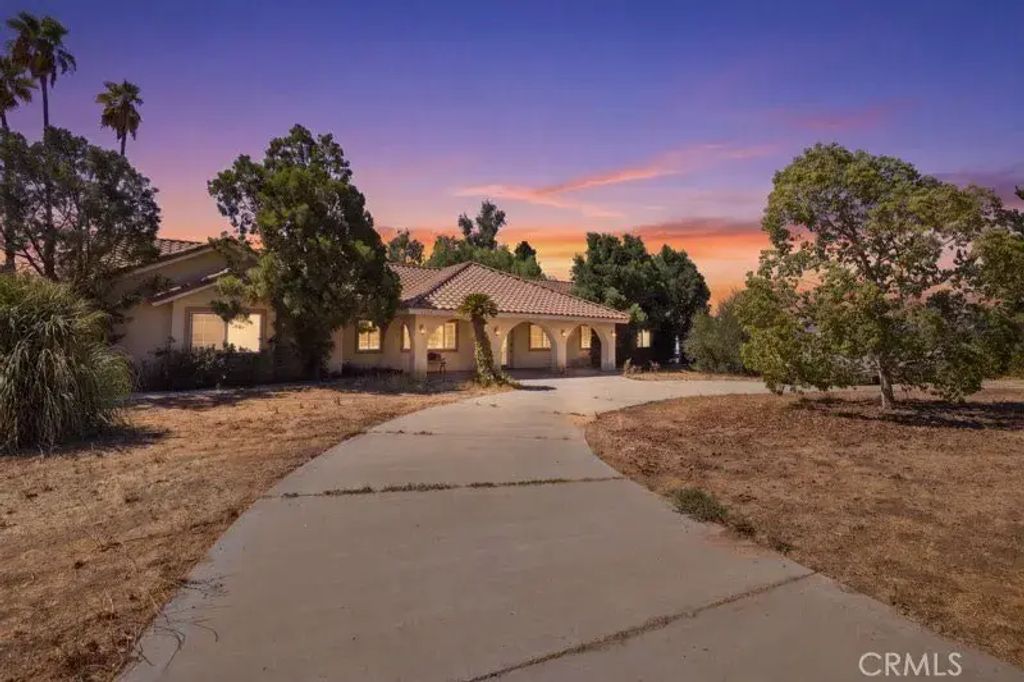 18551 Warren Road, Riverside