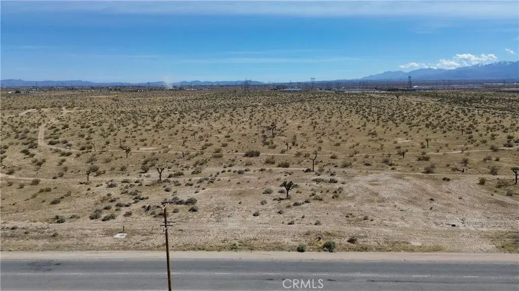 1 Air Expressway, Adelanto