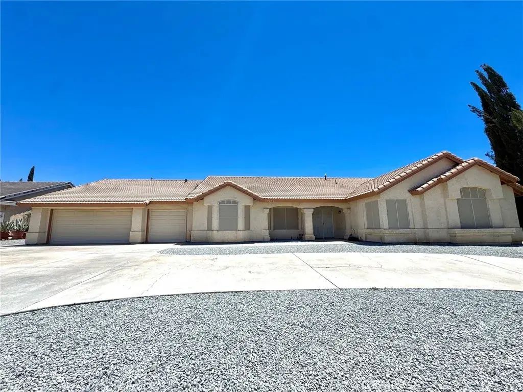 12789 Yorkshire Drive, Apple Valley