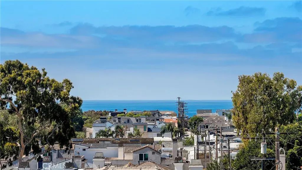 703 Poinsettia Avenue, Corona Del Mar