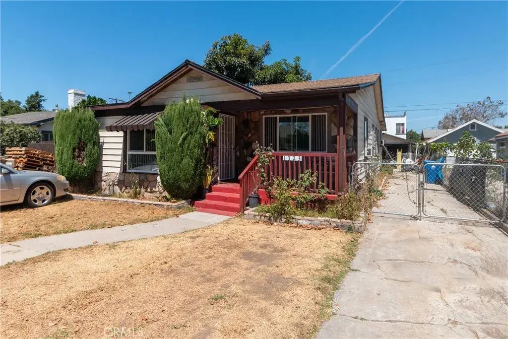 1321 W 60th, Los Angeles