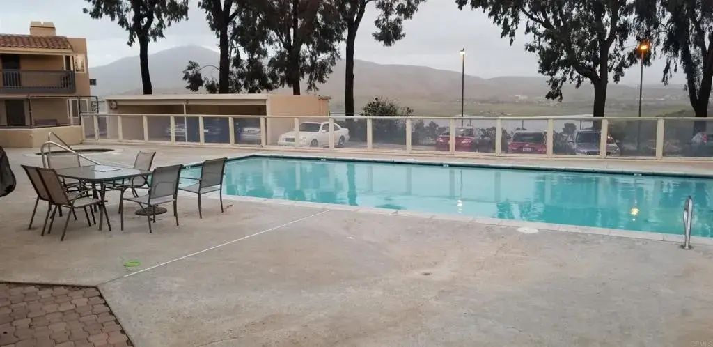 8475 Avenida Angulia 39, Spring Valley