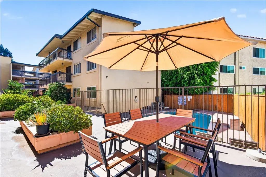 6151 Canterbury Drive 104, Culver City