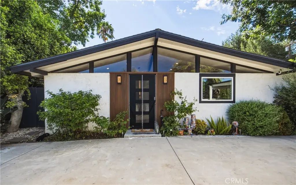 19705 Hamlin Street, Woodland Hills