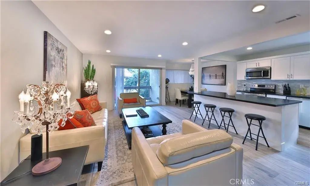 4632 Park Granada 96, Calabasas