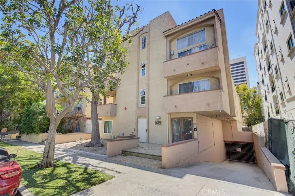 1639 Camden Avenue 301, Los Angeles