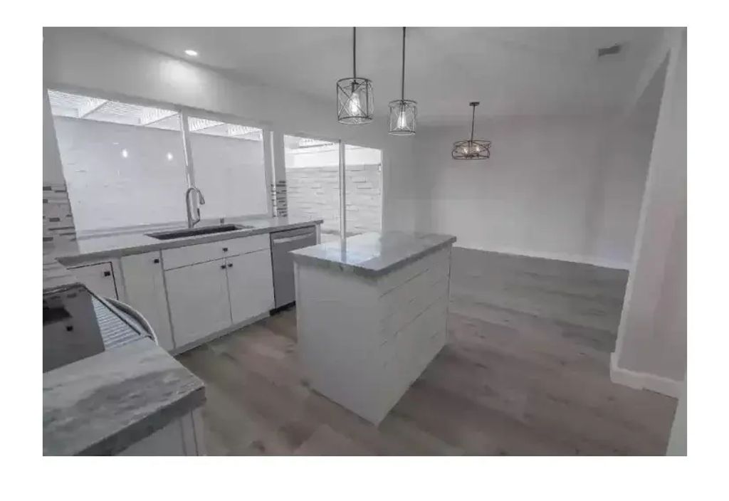 24219 La Glorita, Newhall