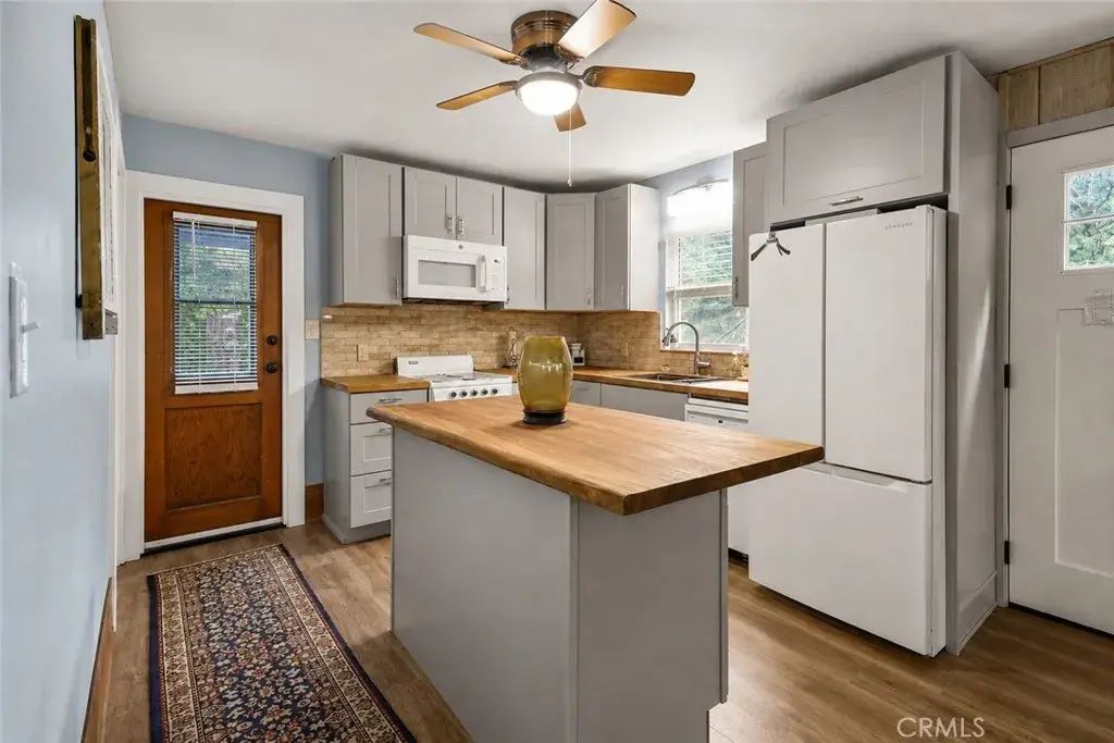 27548 Meadow, Lake Arrowhead
