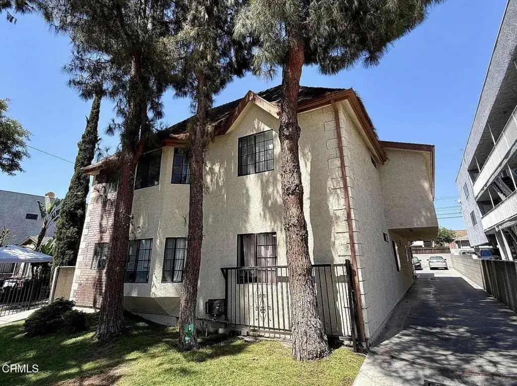 2253 N Niagara Street B, Burbank