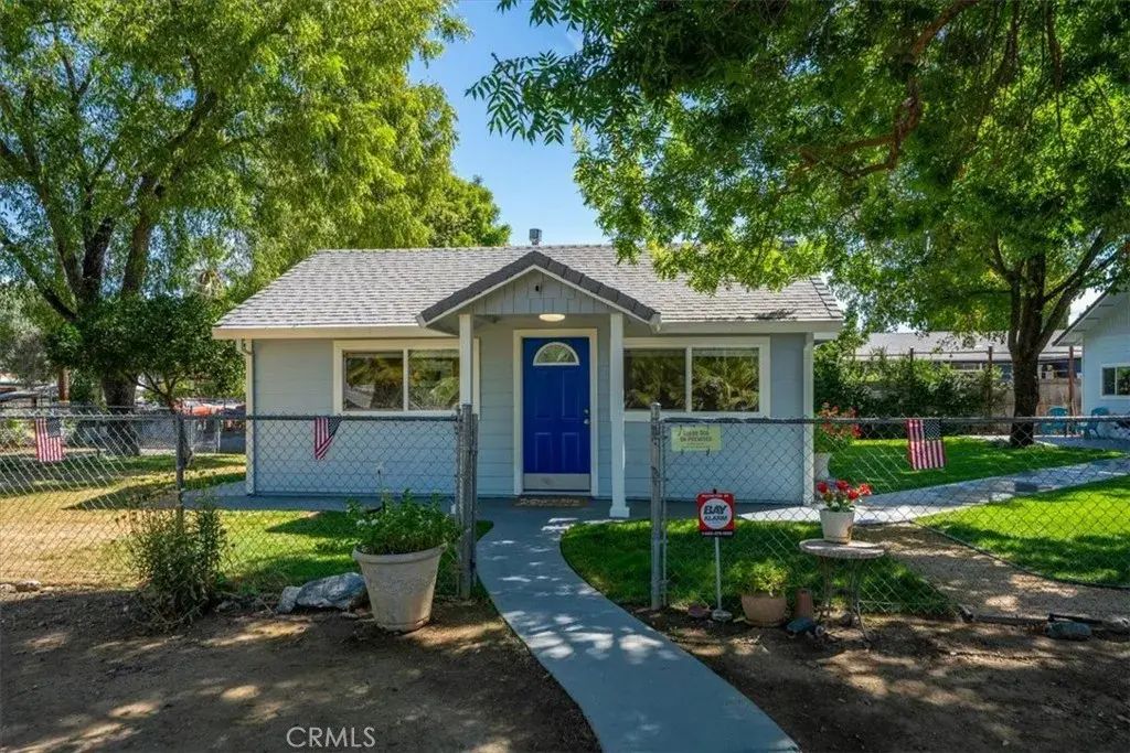1221 Pear, Corning