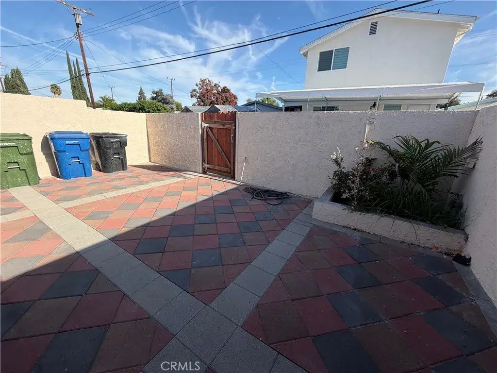 22916 Cantlay Street, West Hills