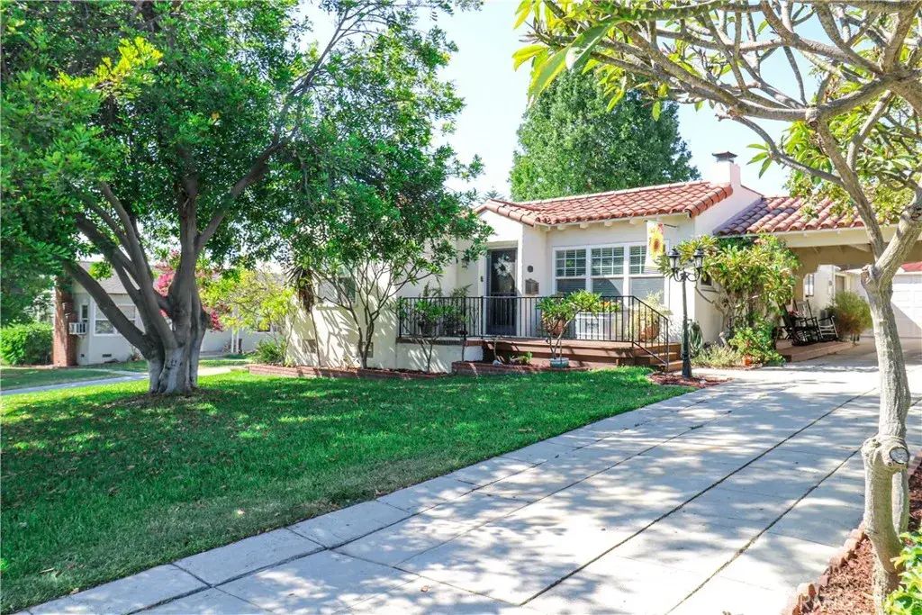 12421 Floral, Whittier