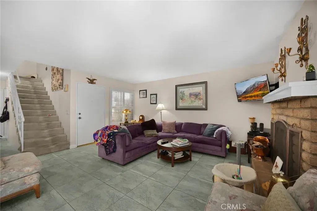 1402 Vista Grande, Fullerton