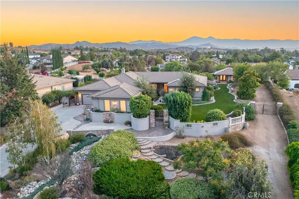 18493 Oak Park Drive, Riverside