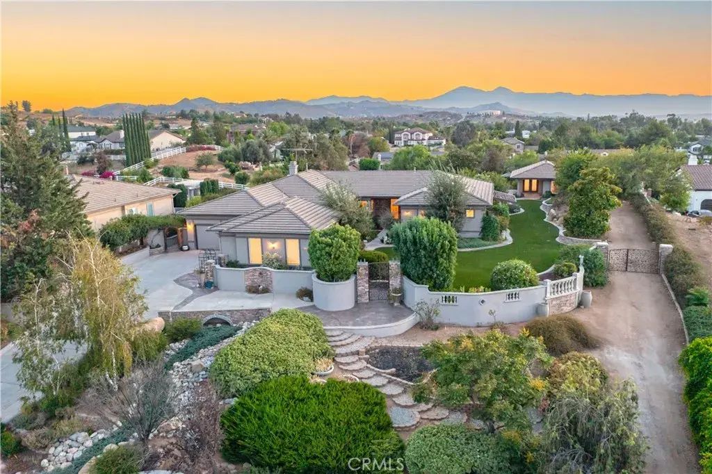 18493 Oak Park Drive, Riverside