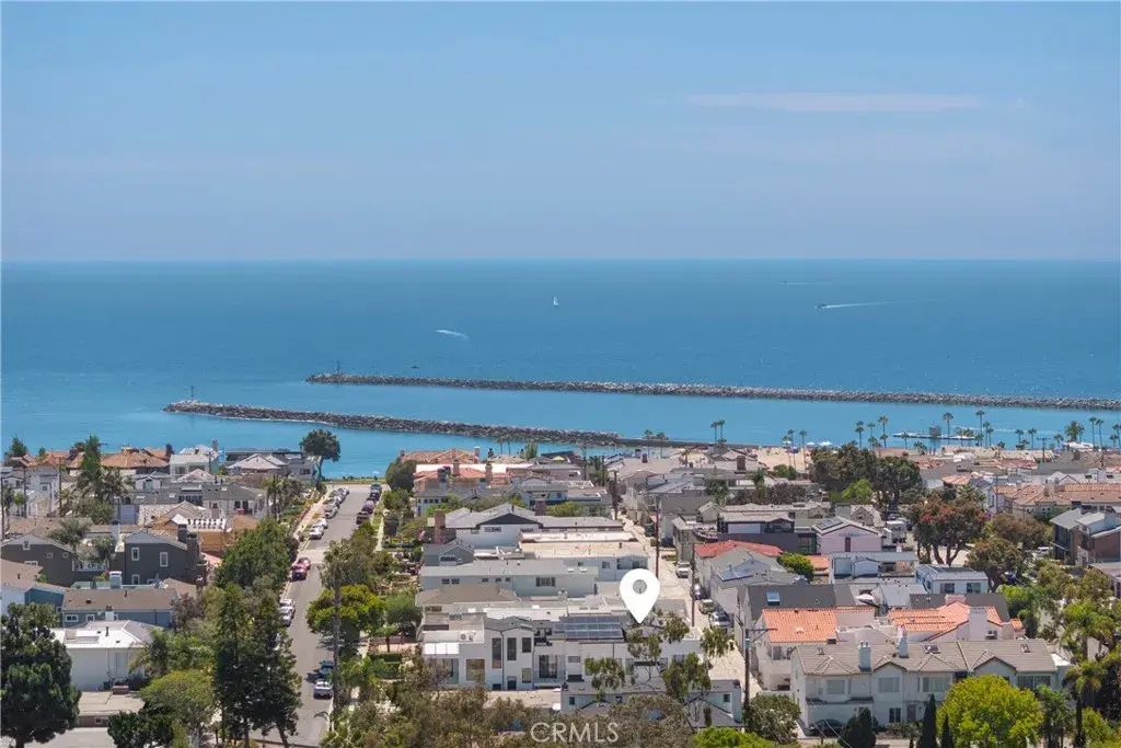 321 Larkspur Avenue 1/2, Corona Del Mar