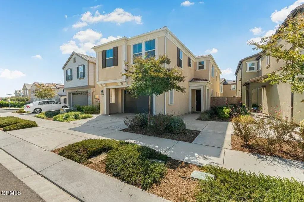1994 Pomegranate Street, Santa Paula