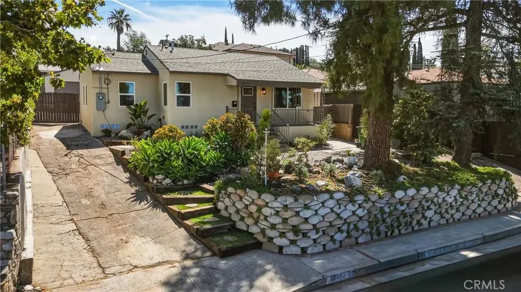 10512 Samoa Ave, Tujunga