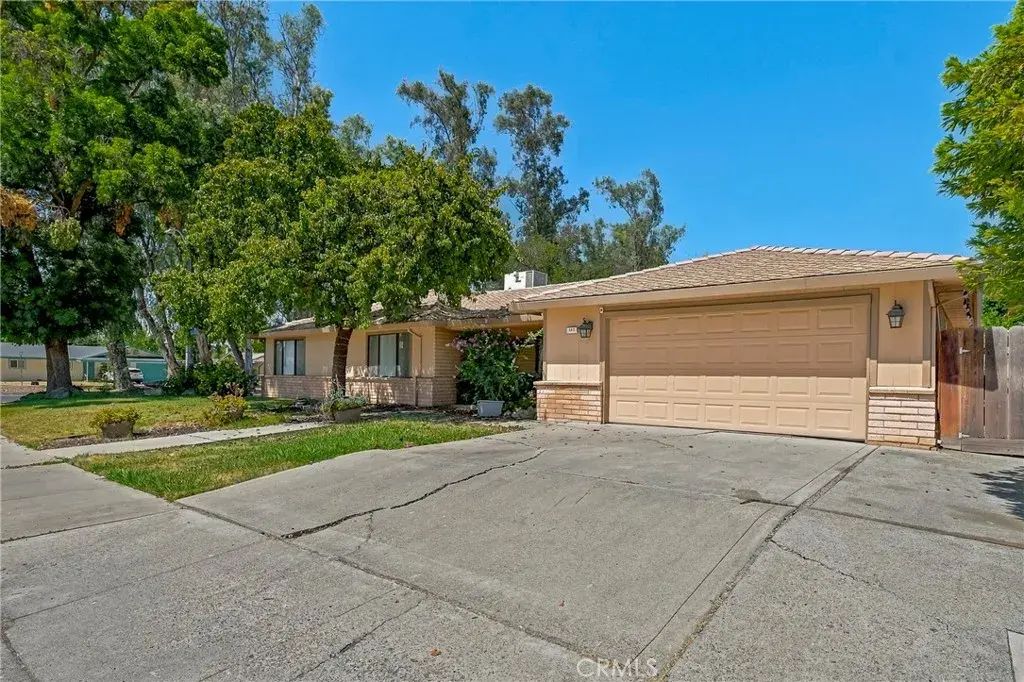 587 W Donna Drive, Merced