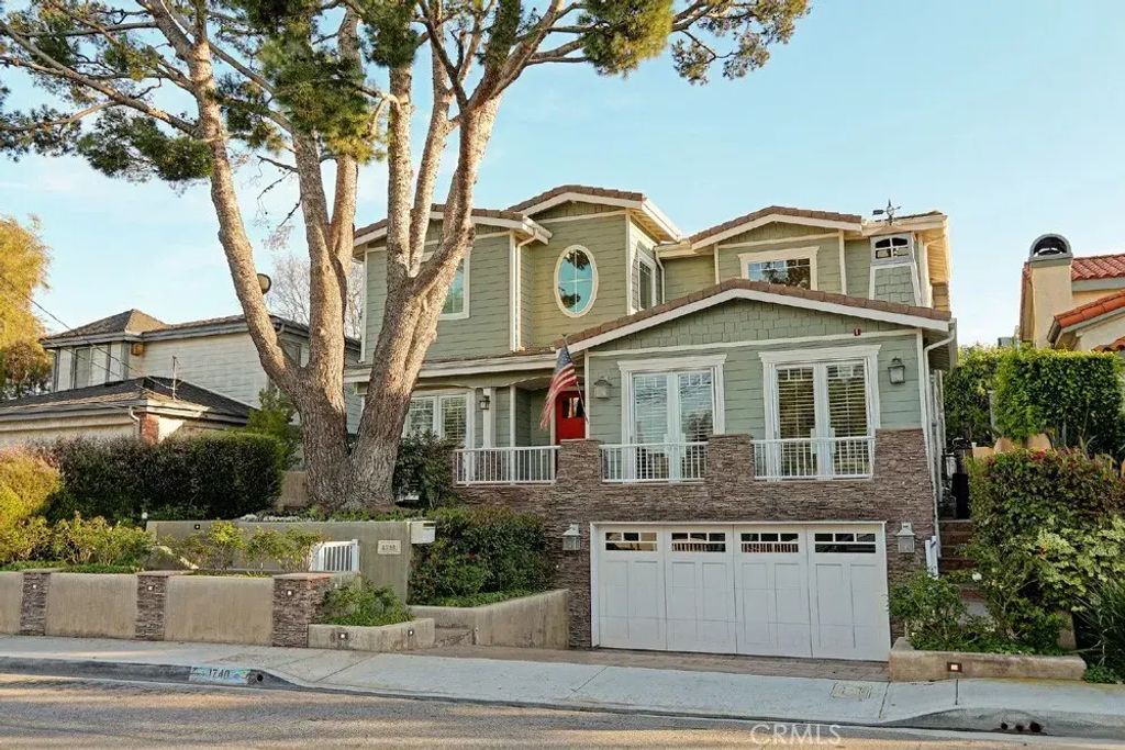 1740 2nd Street, Manhattan Beach