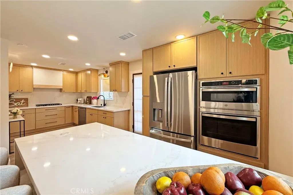 721 N Milford Road, Orange