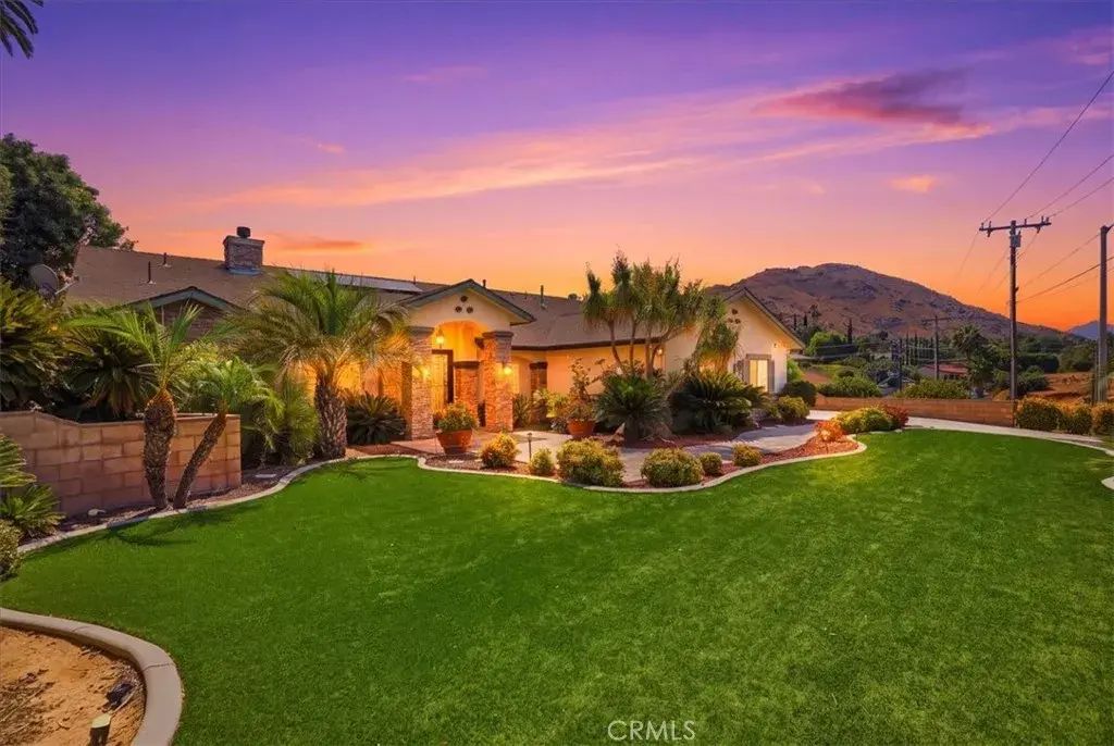 23044 Grand Terrace, Grand Terrace