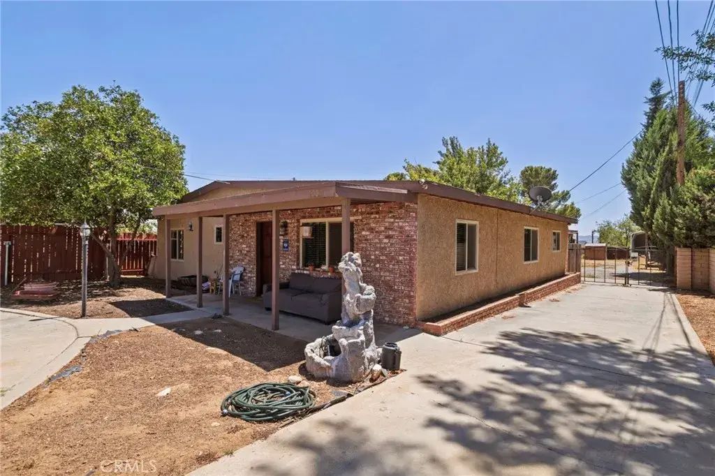 40041 Dutton, Cherry Valley