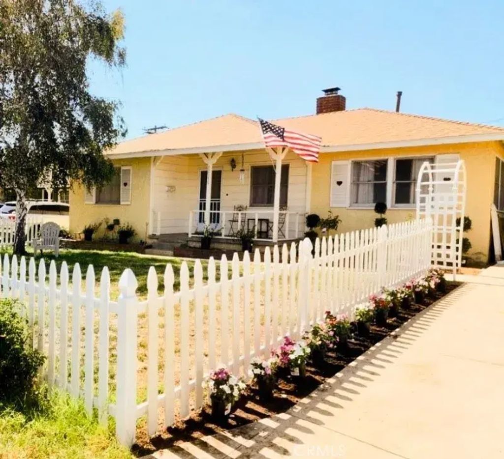 8945 Ahmann, Whittier