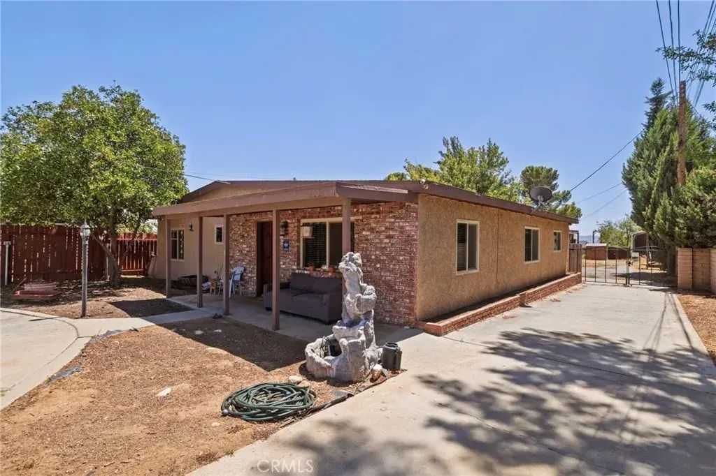 40041 Dutton, Cherry Valley