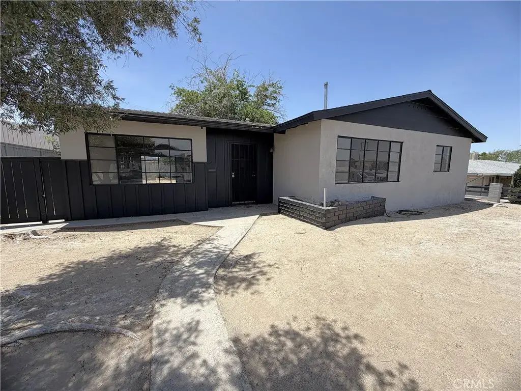 320 Frances, Barstow