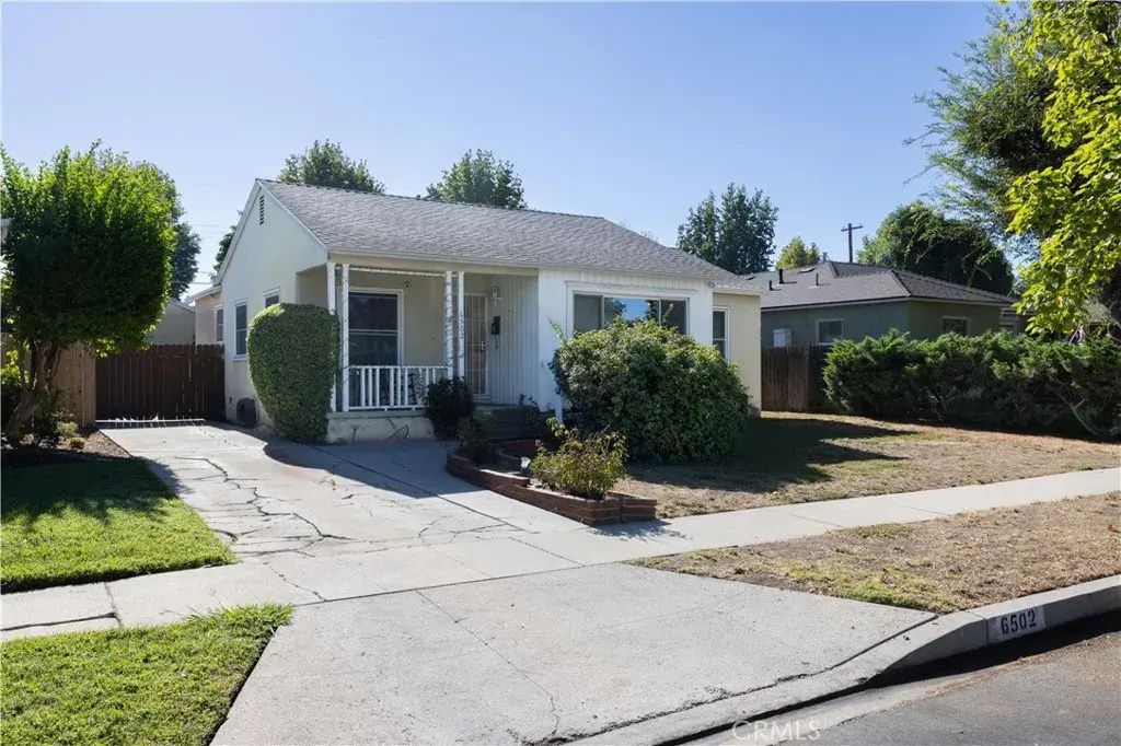 6502 Balcom Ave, Reseda