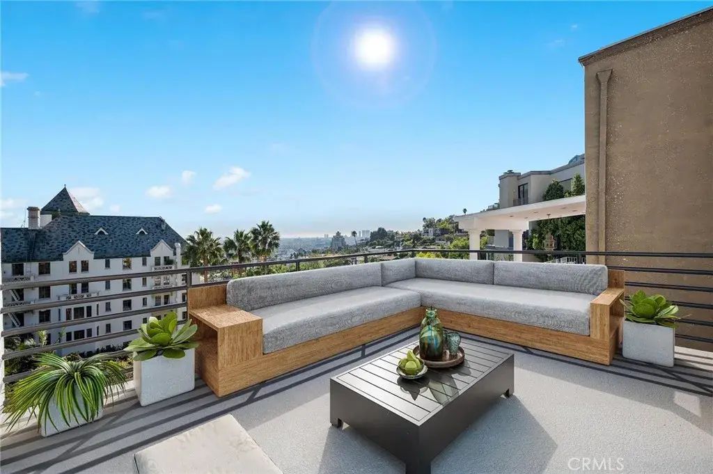8246 Woodshill Trail, Los Angeles