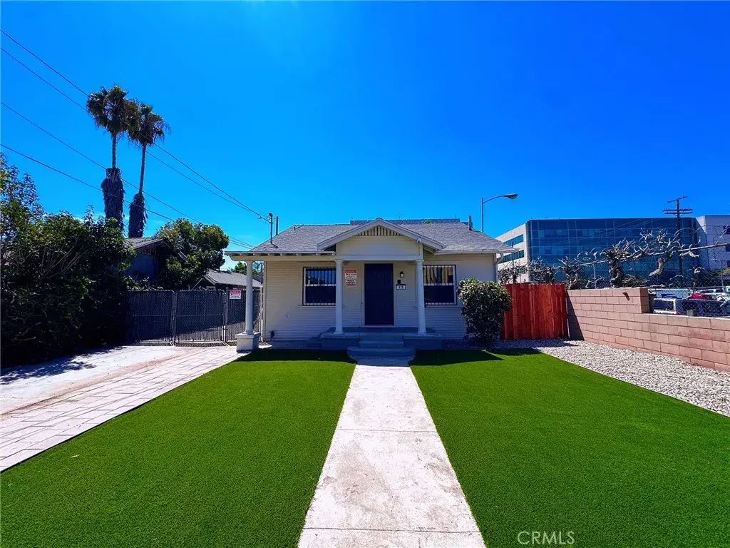 938 W 82nd Street, Los Angeles