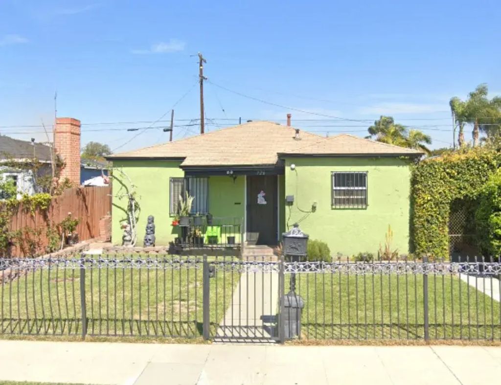 126 N Magnolia Court, Compton