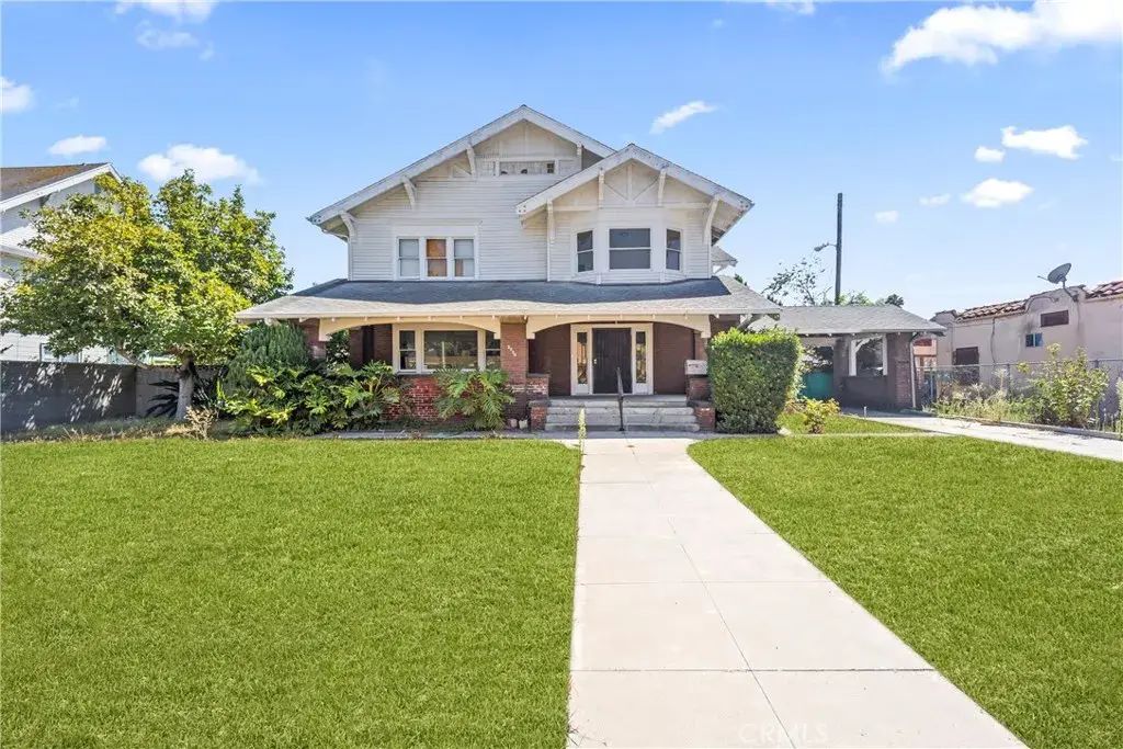 2320 W 25th, Los Angeles