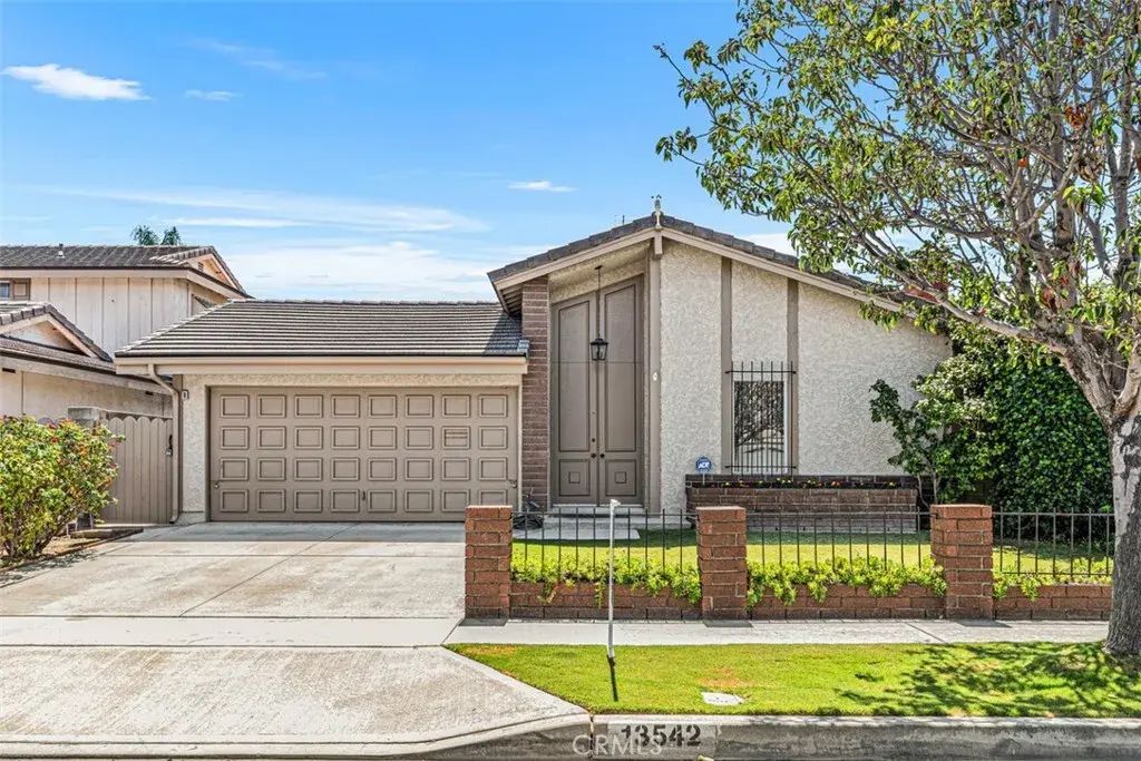 13542 La Jara, Cerritos