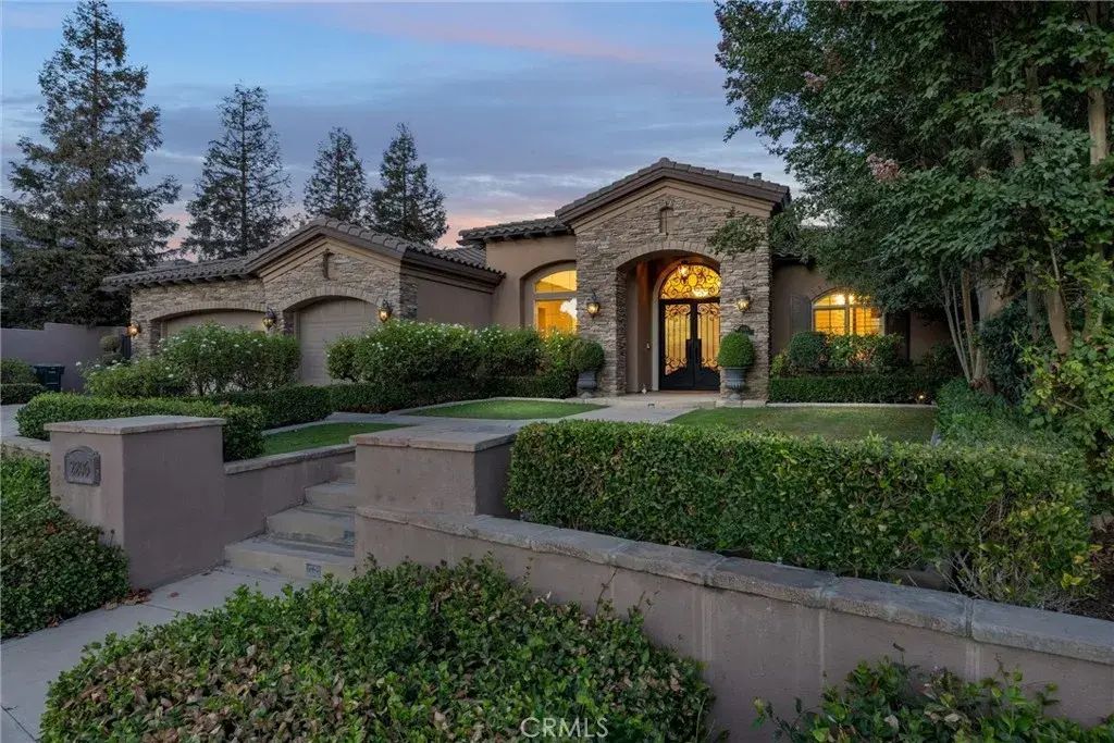 2206 Ribble Valley, Bakersfield