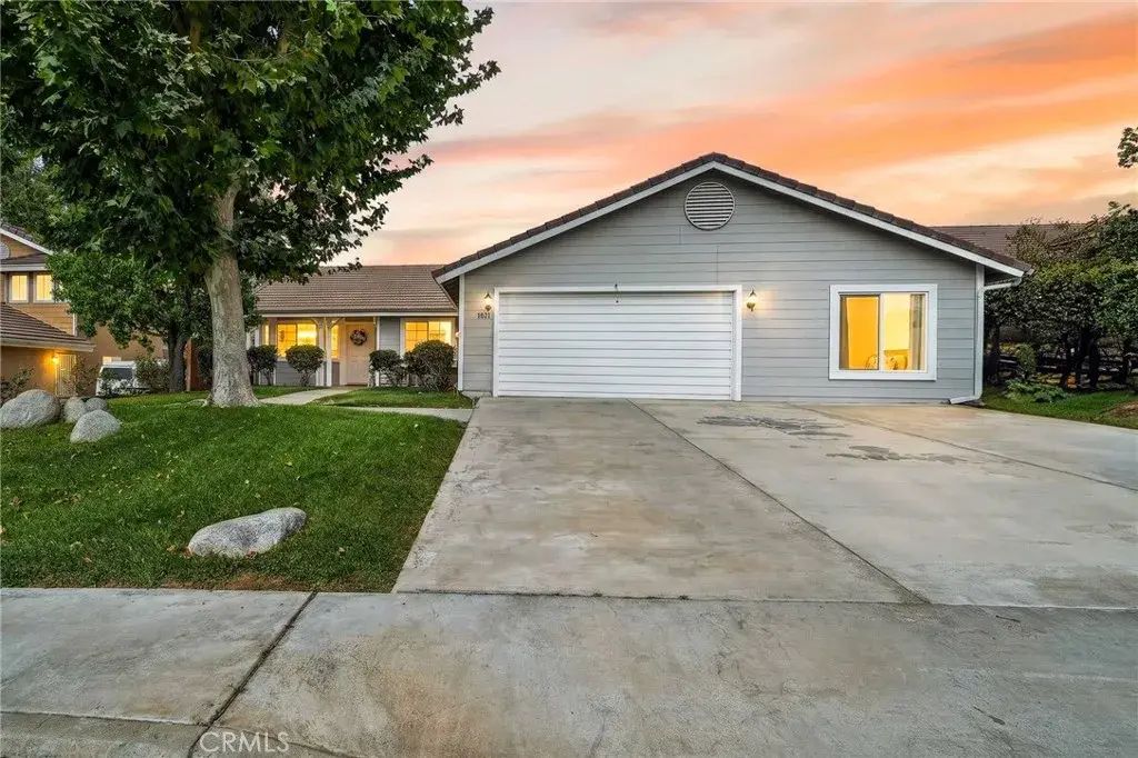 1043 Juniper, Banning